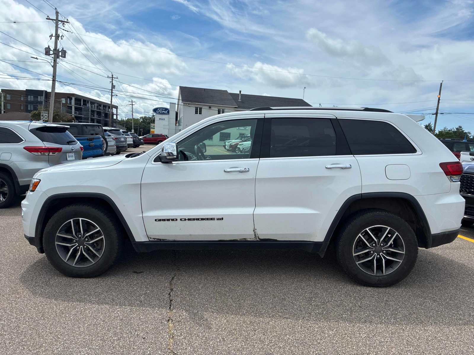 Jeep Grand cherokee * Limited * АВТОКРЕДИТ БЕЗ ПЪРВОНАЧАЛНА ВНОСКА, снимка 3 - Автомобили и джипове - 55803325
