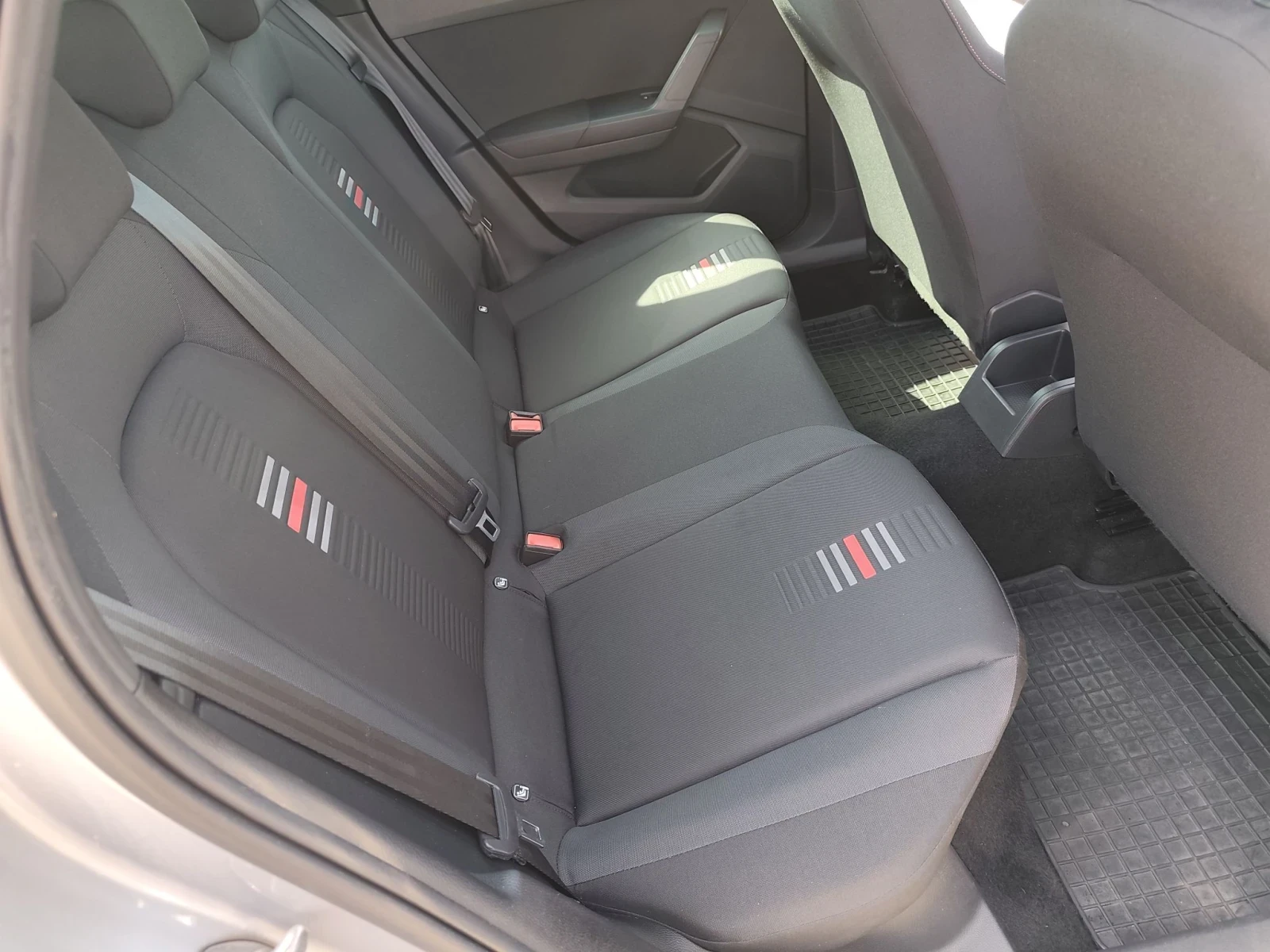 Seat Arona 1.0 tsi FR 80000км, снимка 12 - Автомобили и джипове - 55881374