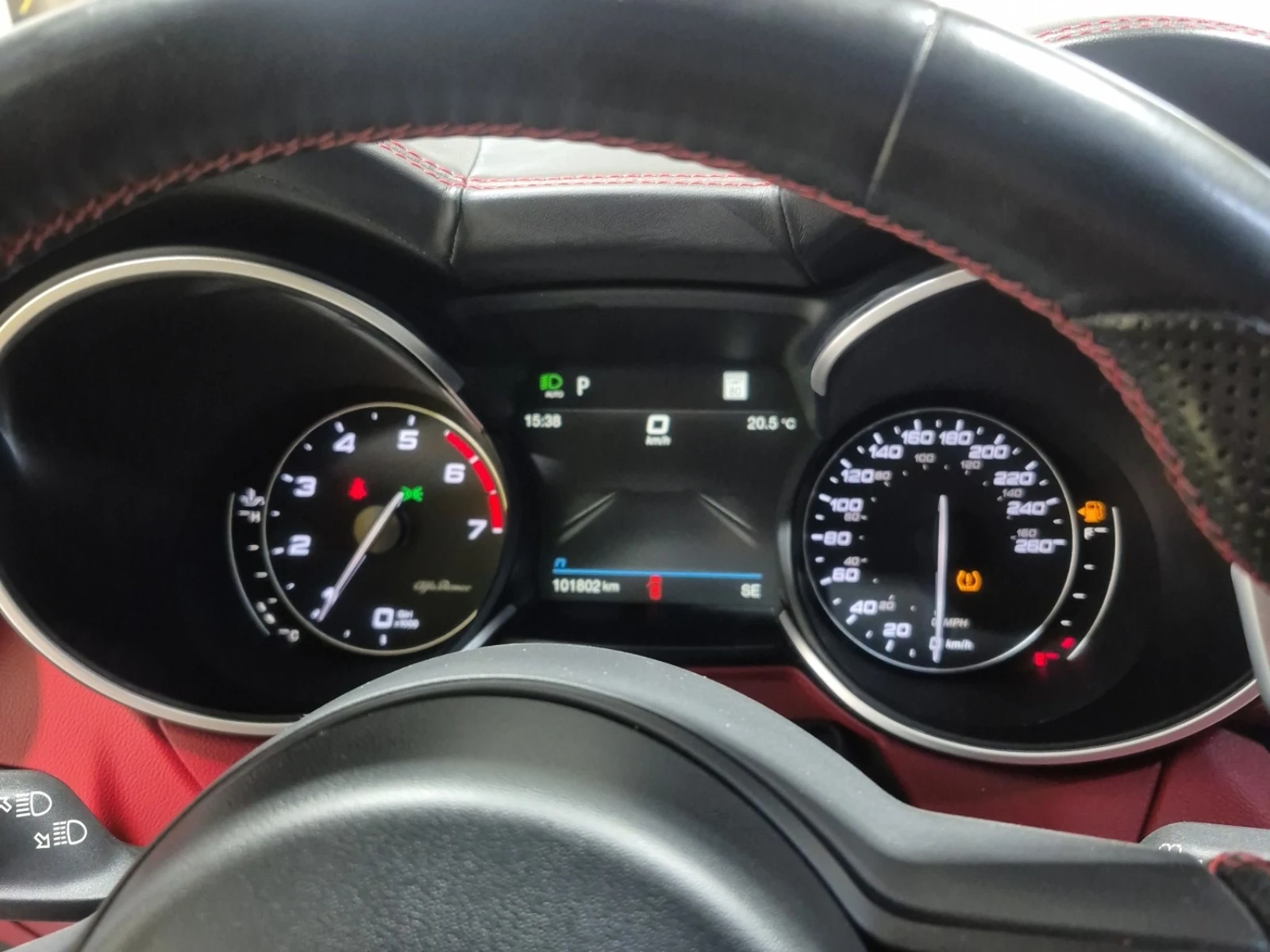 Alfa Romeo Stelvio Ti Sport* AWD* ПОДГРЕВ* М.ТОЧКА* ПАНО, снимка 10 - Автомобили и джипове - 56197216