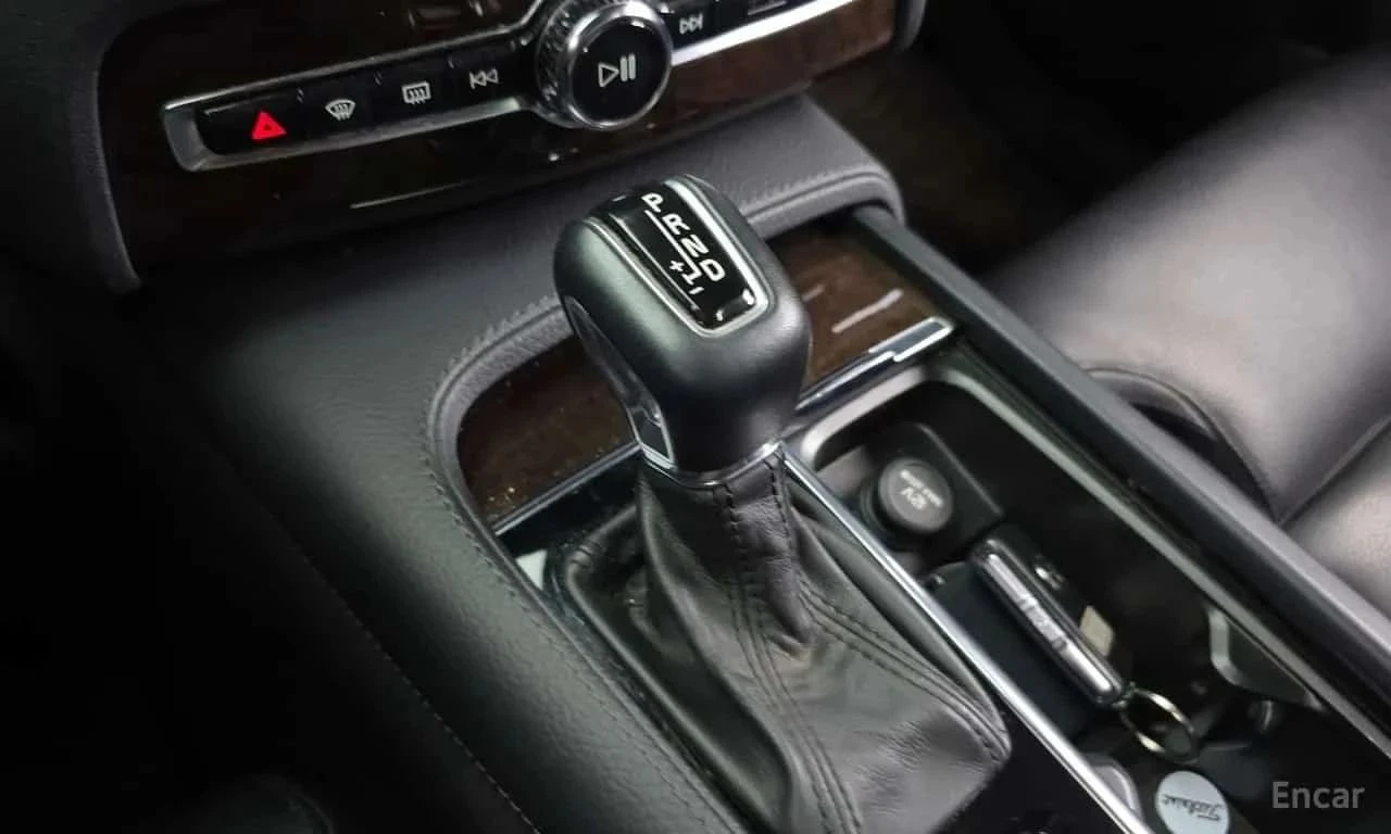 Volvo Xc90, снимка 9 - Автомобили и джипове - 56686839