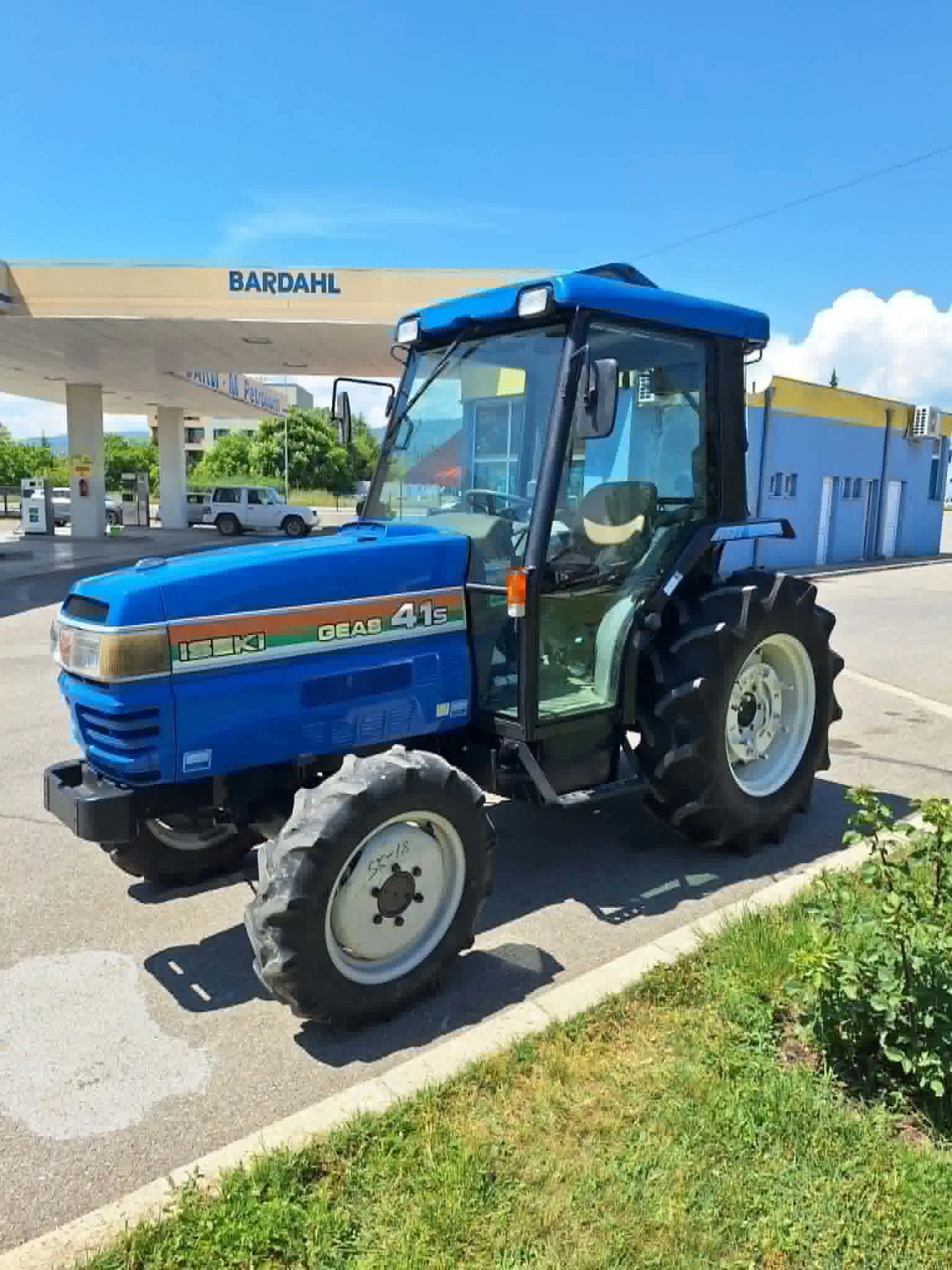 Трактор ISEKI, снимка 11 - Селскостопанска техника - 55950546
