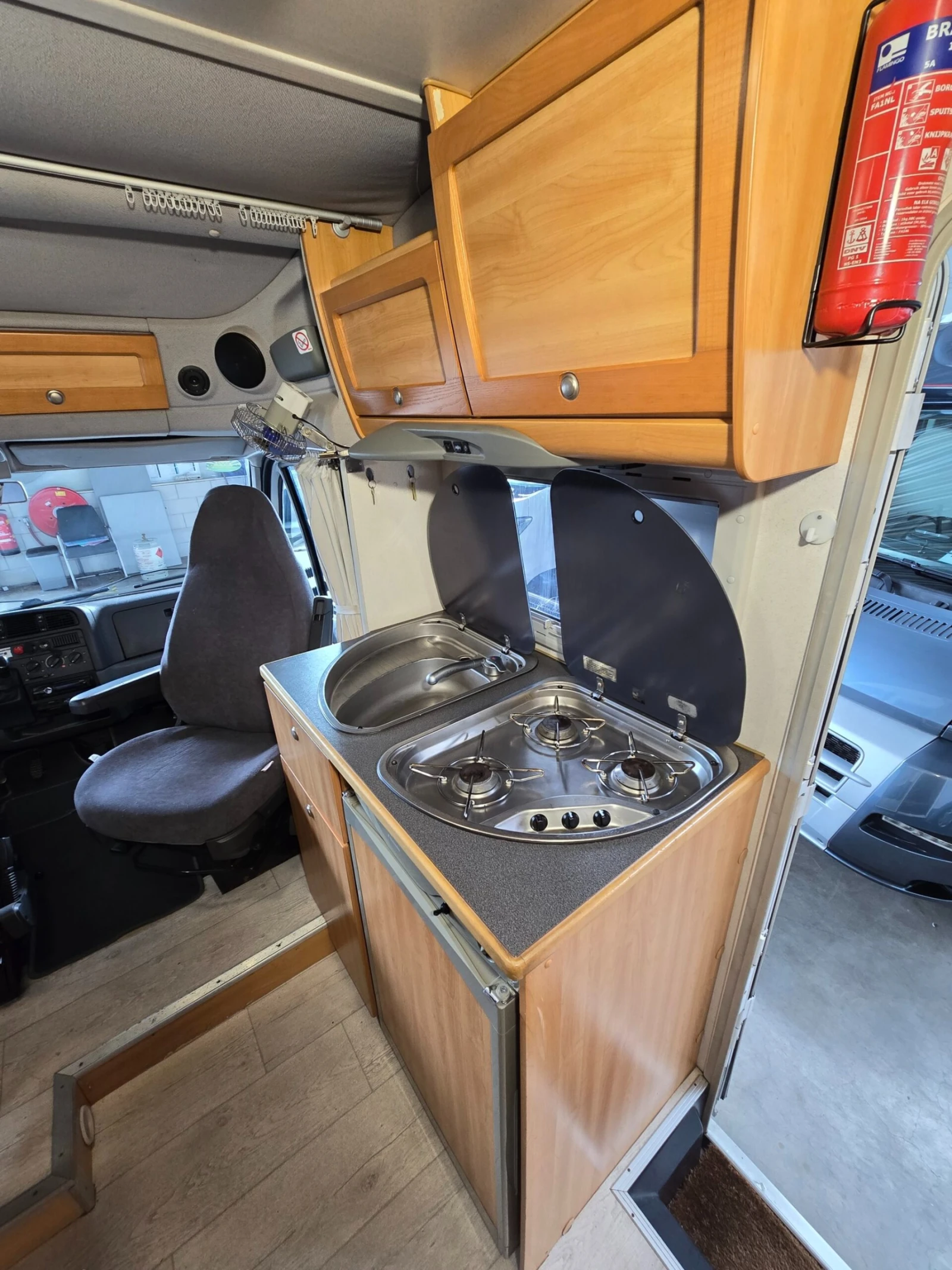 Кемпер Knaus Sun TI Traveler BJ 2003 - изображение 8