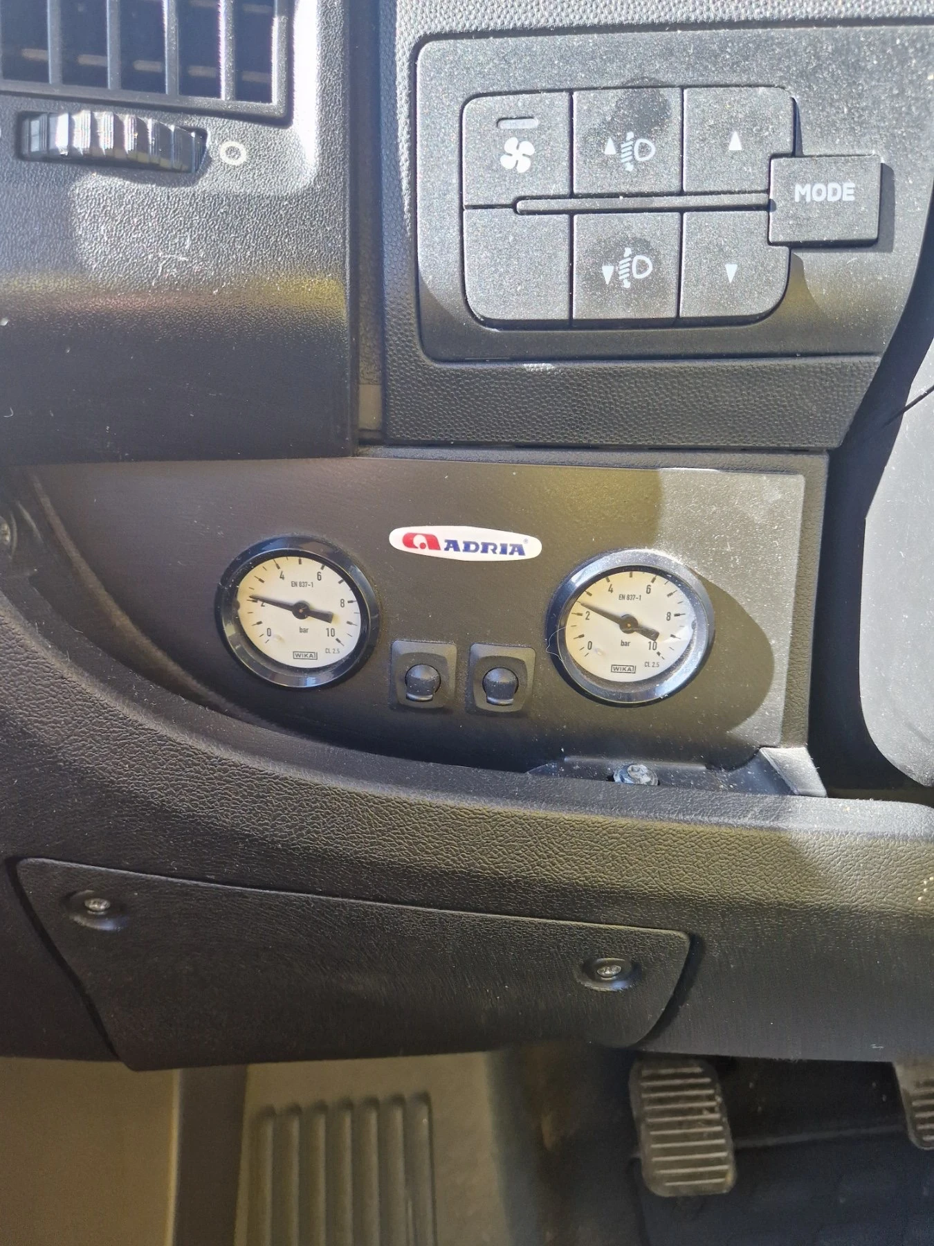 Кемпер Adria SONIC , снимка 9 - Каравани и кемпери - 54144642