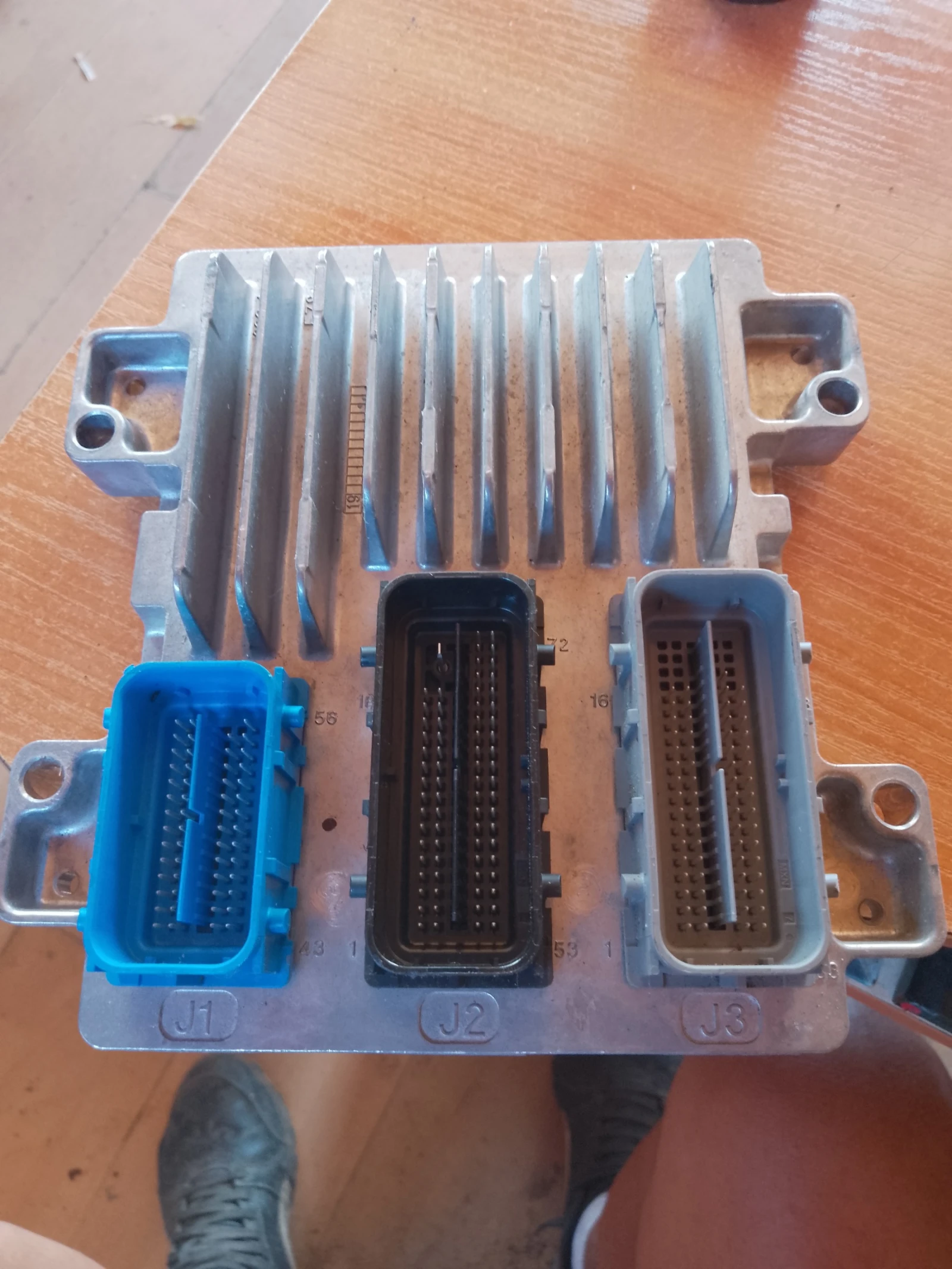 12695605,12692201     1.4 | Mobile.bg   1