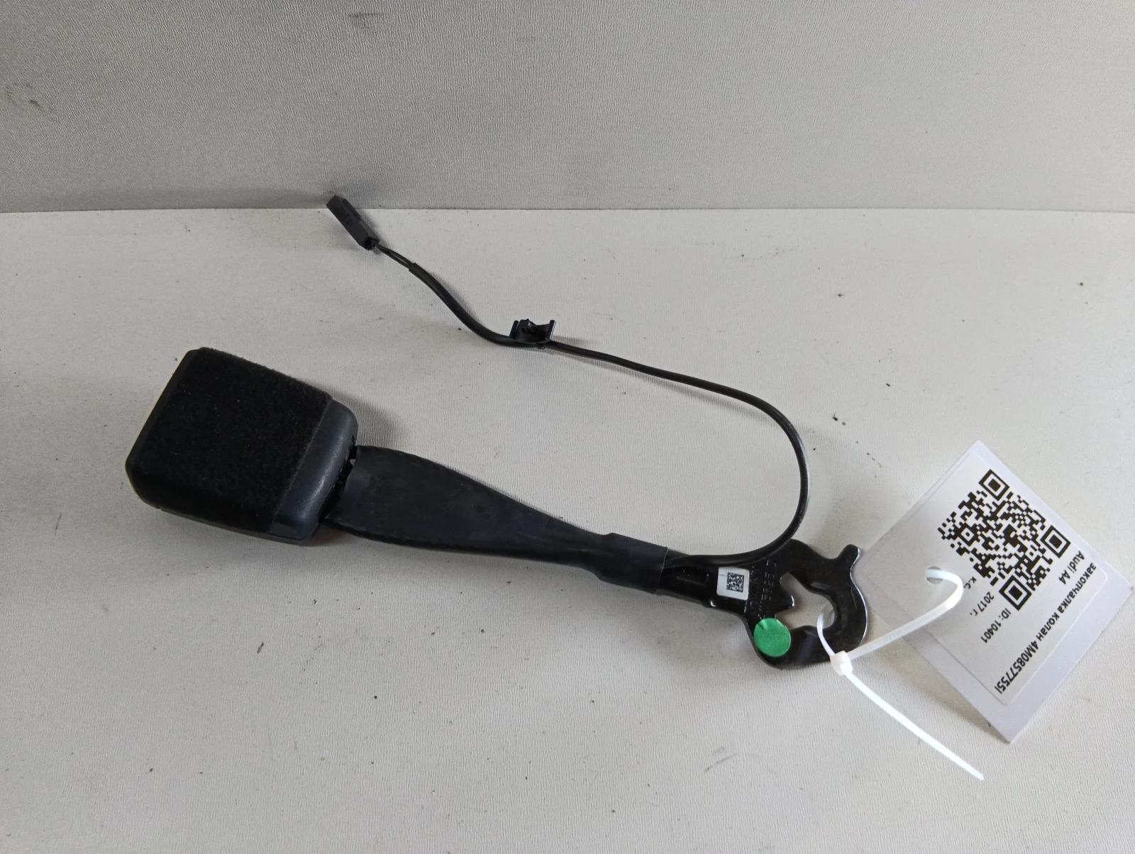 закопчалка колан 4M0857755E Audi A4