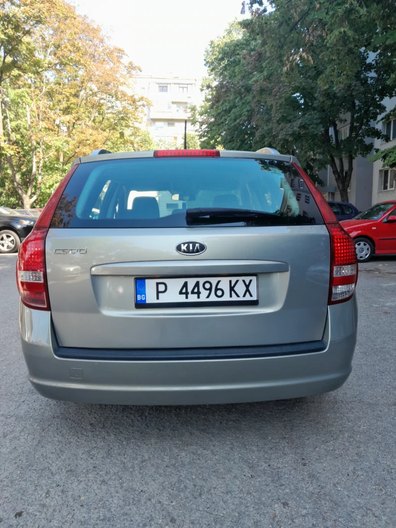 Kia Ceed, снимка 4 - Автомобили и джипове - 47676359