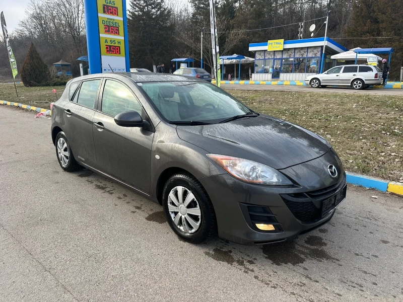 Mazda 3 1.6 I 101kc, снимка 8 - Автомобили и джипове - 48756141