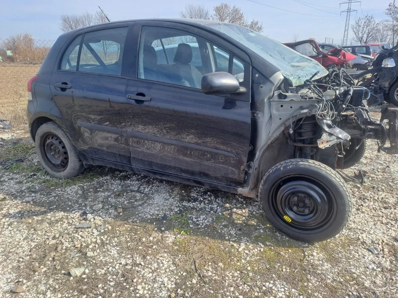 Toyota Yaris 1.3vvti-i, снимка 2 - Автомобили и джипове - 49127575