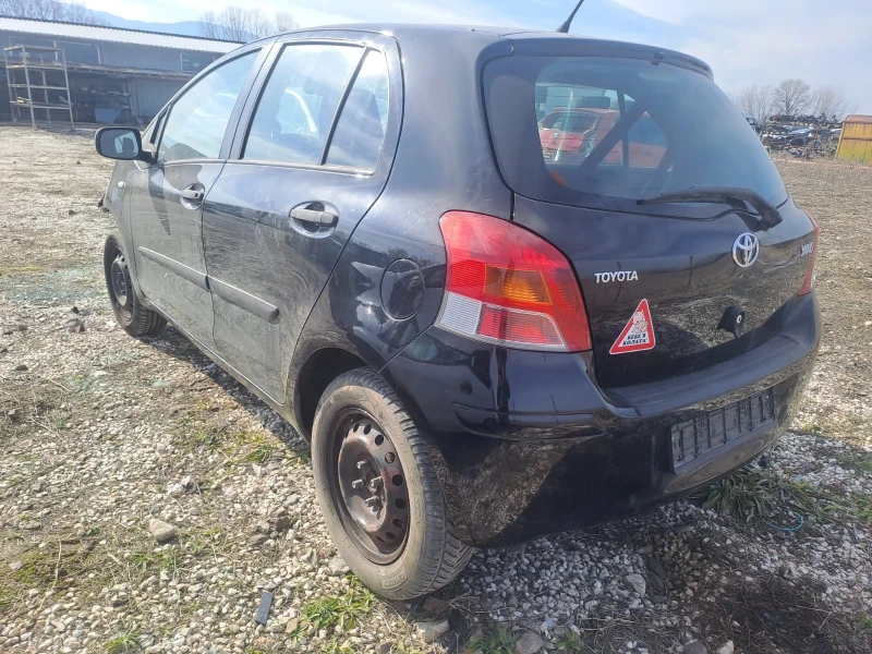 Toyota Yaris 1.3vvti-i, снимка 6 - Автомобили и джипове - 49127575