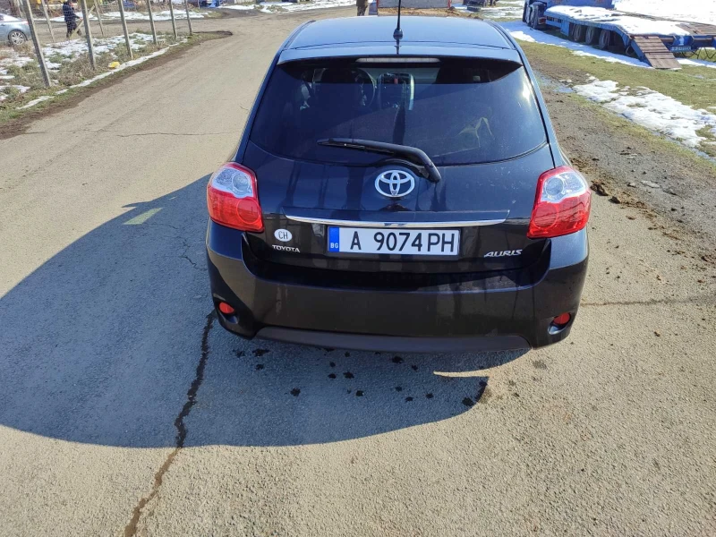 Toyota Auris 1.8, снимка 5 - Автомобили и джипове - 49270859