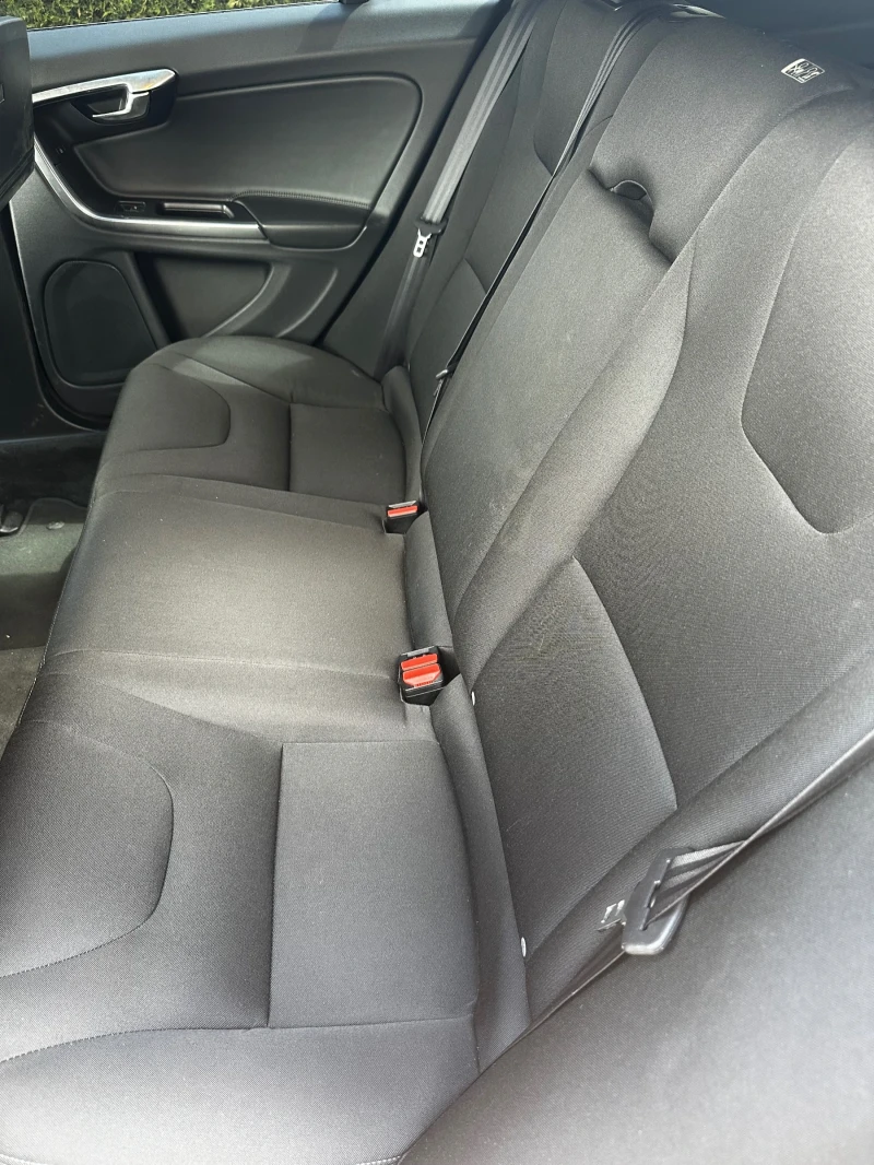 Volvo V60, снимка 10 - Автомобили и джипове - 52264610