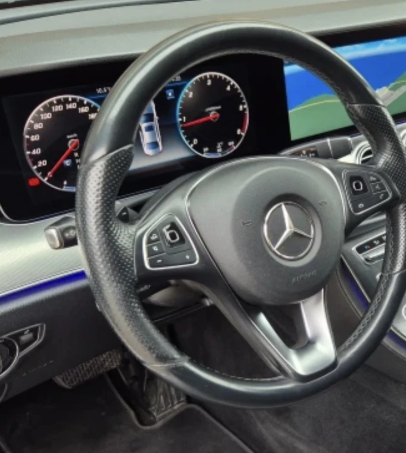 Mercedes-Benz E 220 DIGITAL 9G , снимка 3 - Автомобили и джипове - 52598666