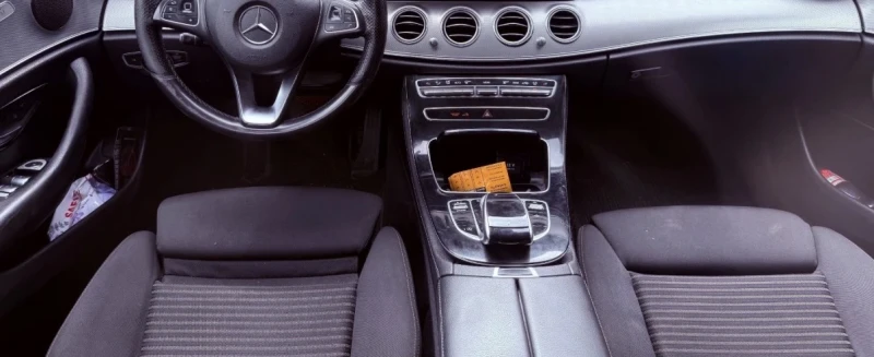 Mercedes-Benz E 220 DIGITAL 9G , снимка 7 - Автомобили и джипове - 52598666
