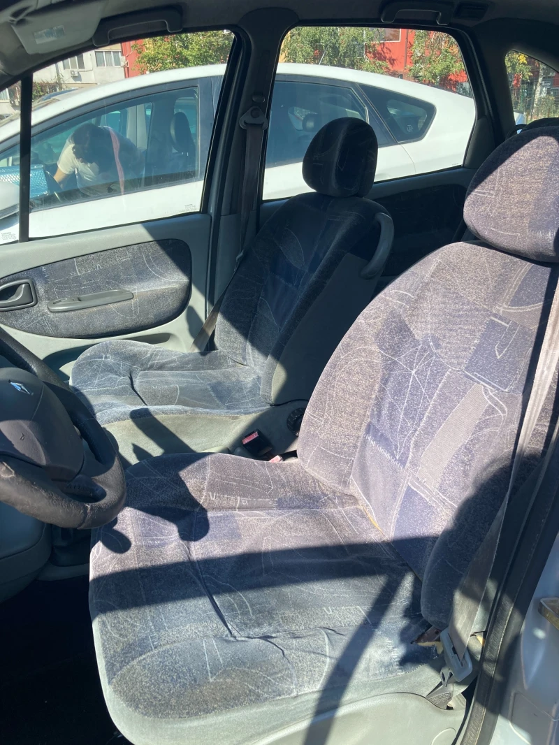Renault Scenic, снимка 6 - Автомобили и джипове - 52527843