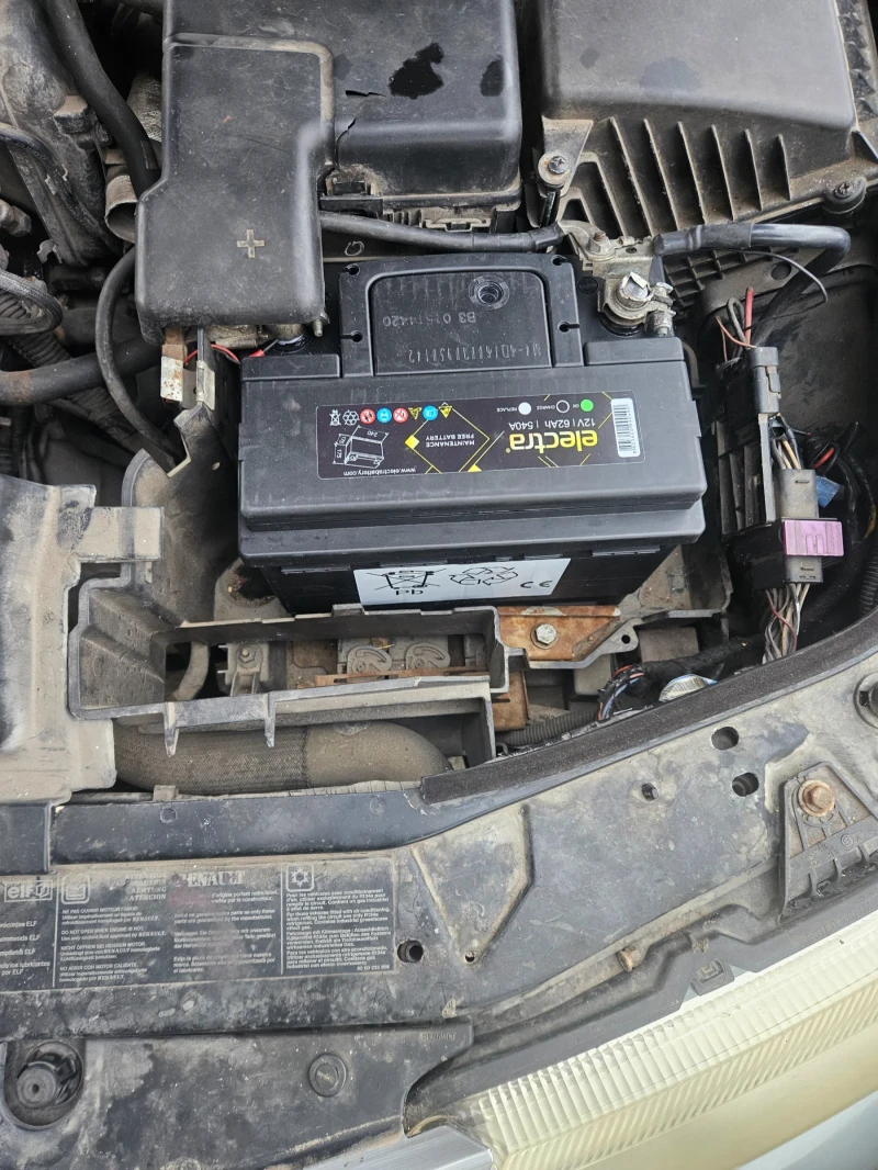 Renault Laguna, снимка 12 - Автомобили и джипове - 53107193