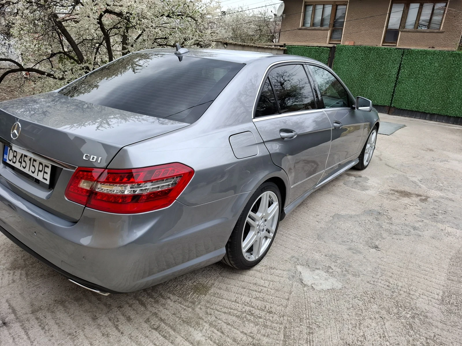 Mercedes-Benz E 220 CDI AMG AVANTGARD  - изображение 6