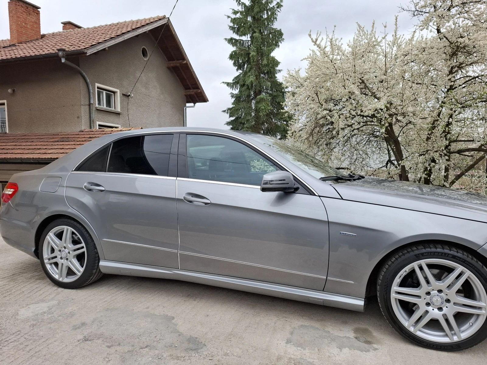 Mercedes-Benz E 220 CDI AMG AVANTGARD  - изображение 7
