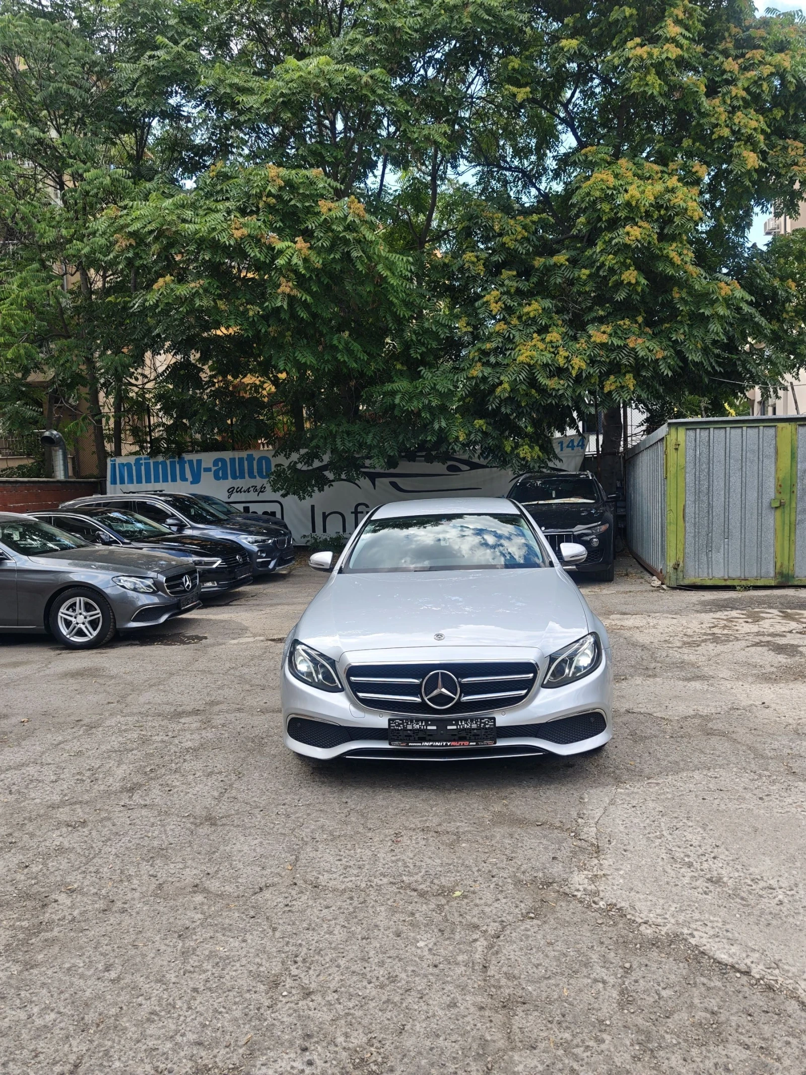 Mercedes-Benz E 220 AMG, АМБИЕНТ, ДИСТРОНИК, КАМЕРА, ФУЛ!  - изображение 2