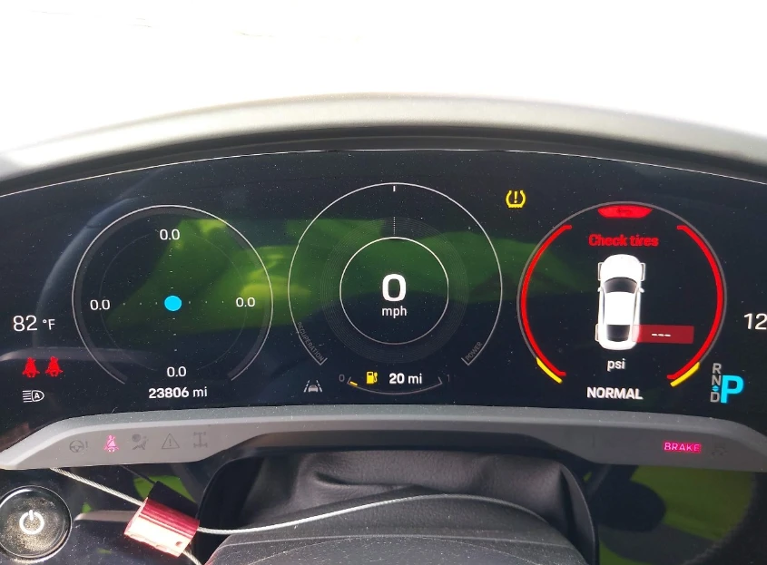 Porsche Taycan  - изображение 8