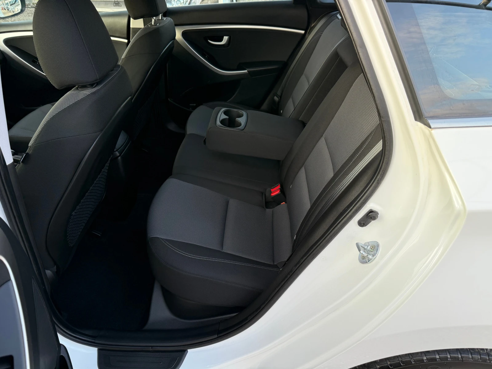 Hyundai I30 1.4i - изображение 10