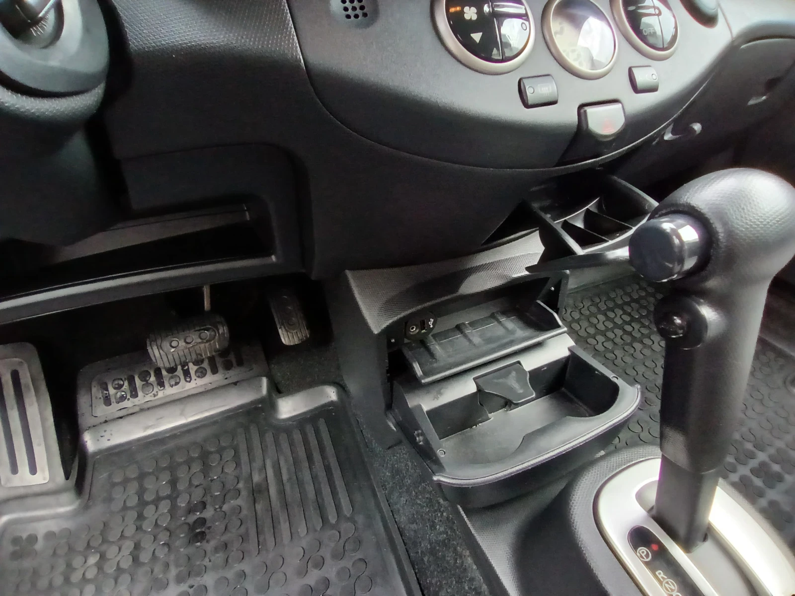 Nissan Micra 1.4i  - изображение 7