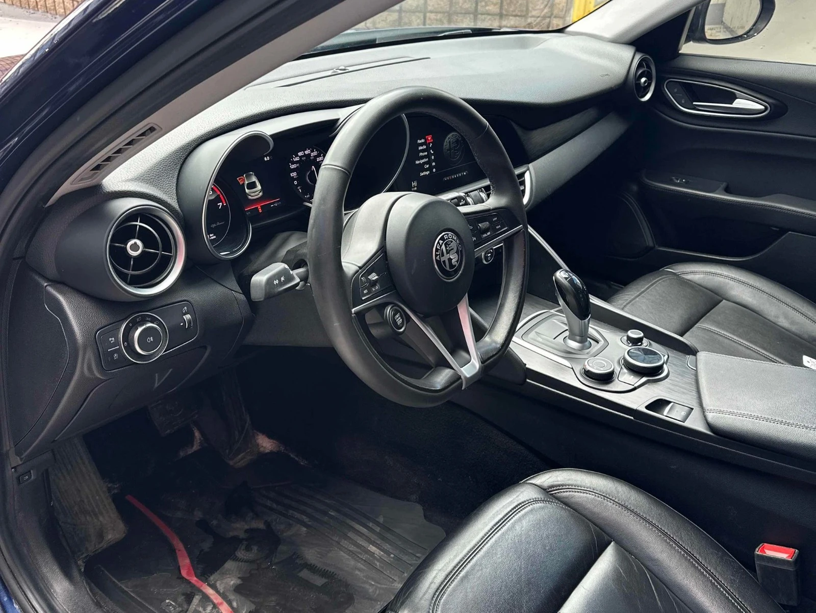 Alfa Romeo Giulia С РЕГИСТРАЦИЯ & АВТО КРЕДИТ, снимка 7 - Автомобили и джипове - 53878837