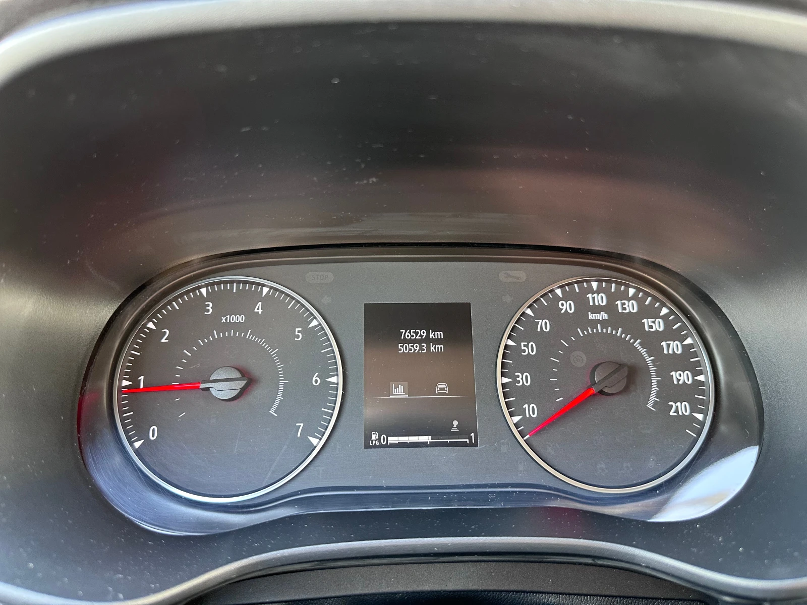 Dacia Jogger EXTREME ECO-G 100 Бензин/ГАЗ, снимка 10 - Автомобили и джипове - 54080506