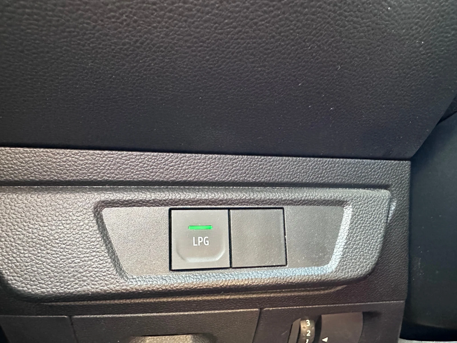 Dacia Jogger EXTREME ECO-G 100 Бензин/ГАЗ, снимка 8 - Автомобили и джипове - 54080506