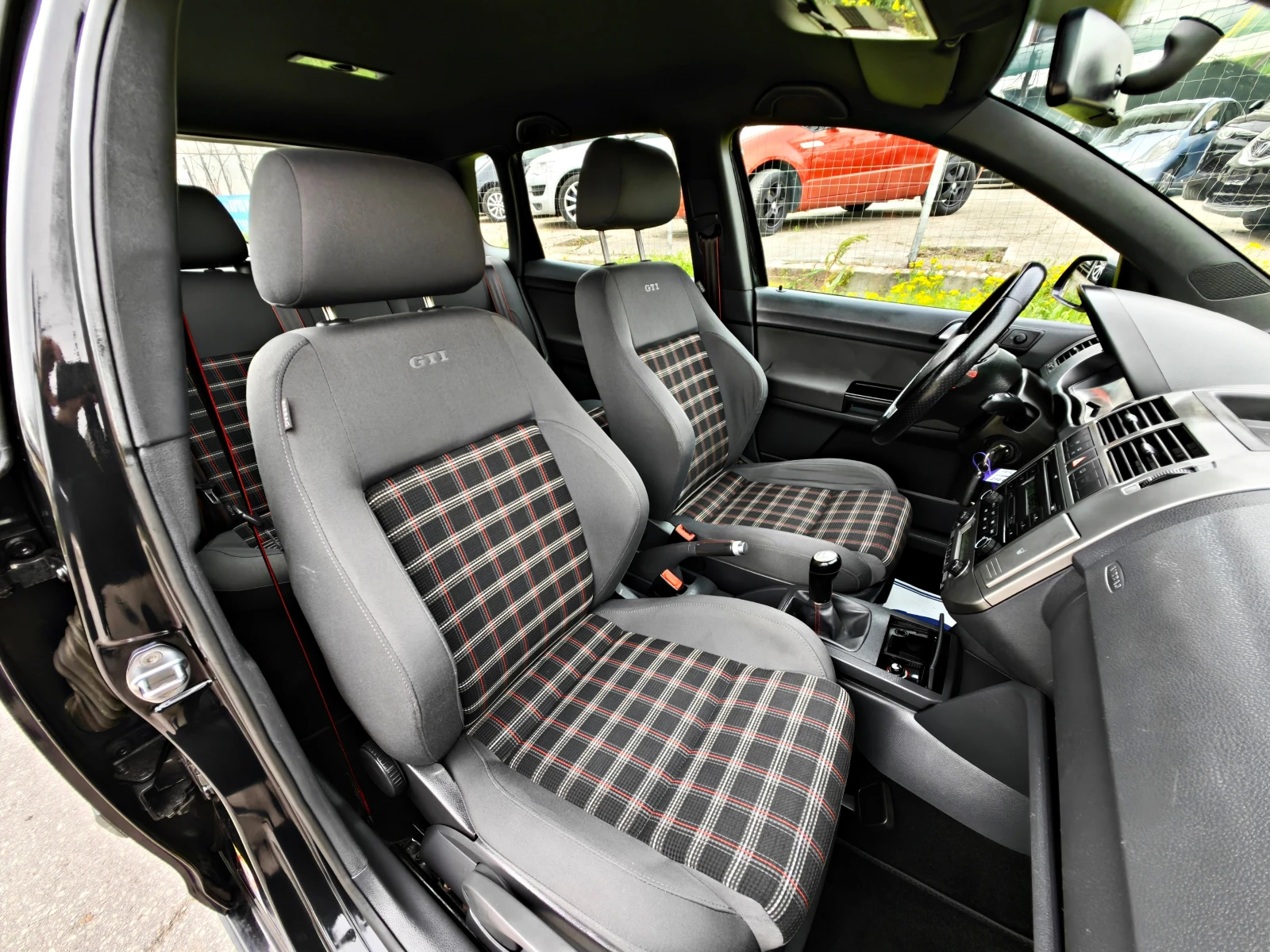 VW Polo 1.8Т!GTI!ШВЕЙЦАРИЯ!!УНИКАТ!!ТОП СЪСТОЯНИЕ, снимка 9 - Автомобили и джипове - 54204981