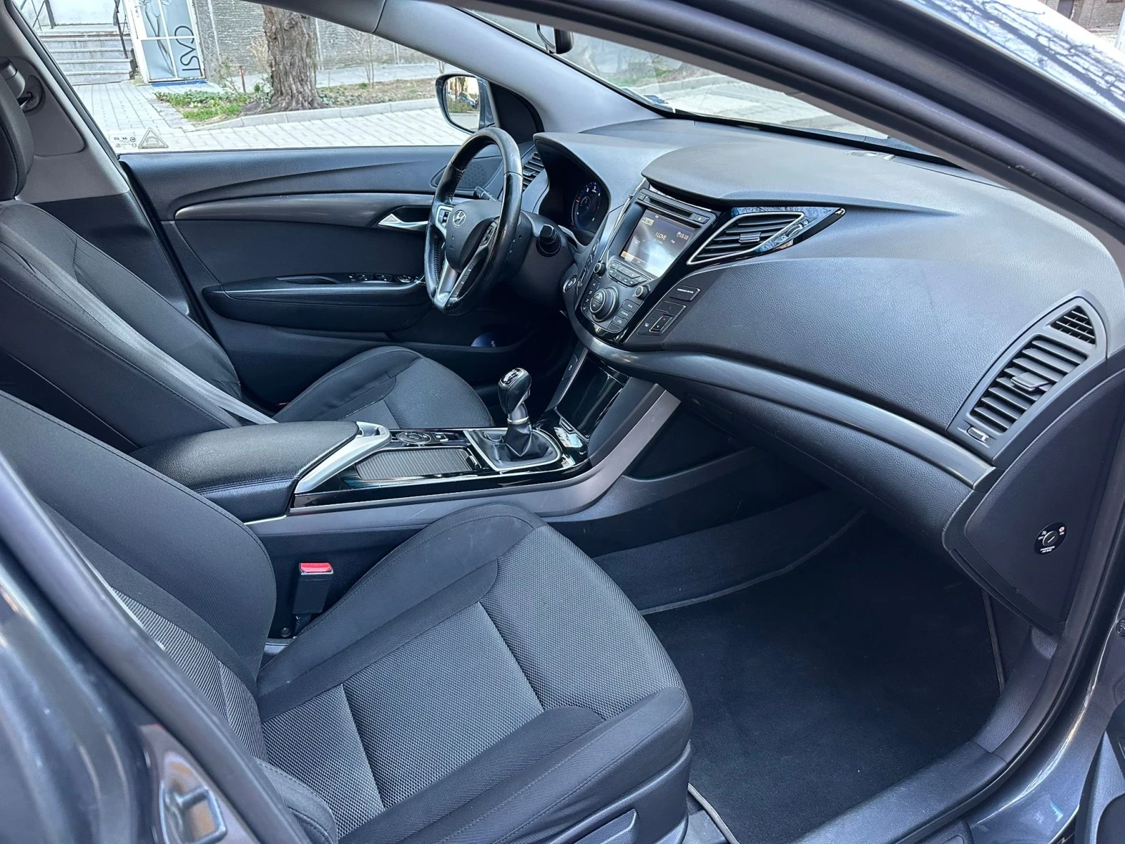 Hyundai I40 Перфектен , снимка 13 - Автомобили и джипове - 54324871