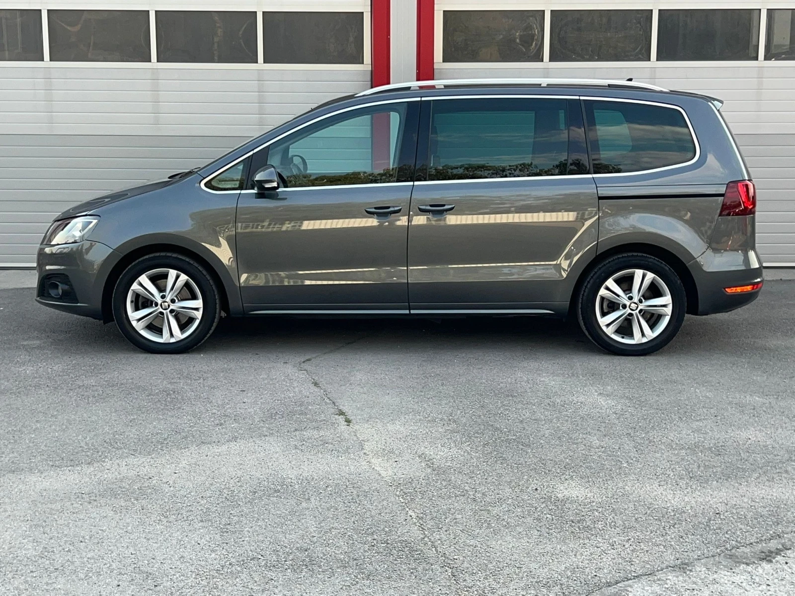 Seat Alhambra 1.4I AUTOMATIK DSG KEY LESS NAVI KAMERA 7-МЕСТНА, снимка 6 - Автомобили и джипове - 54564986