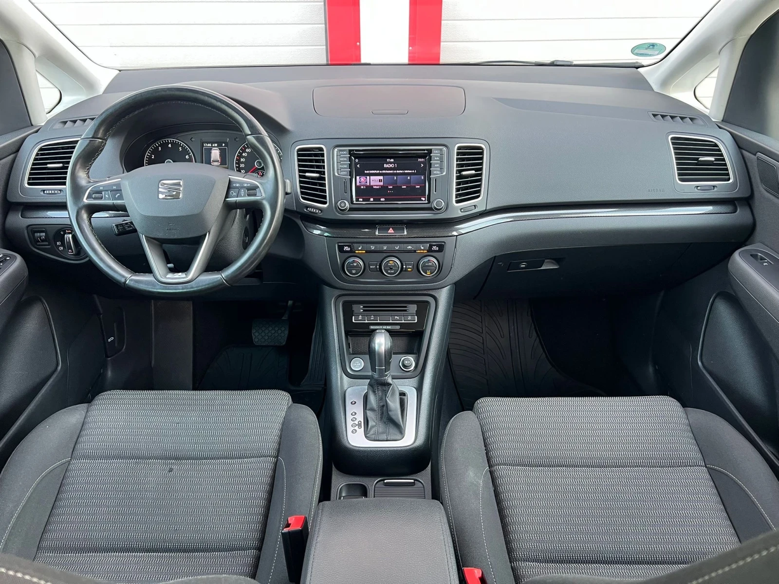 Seat Alhambra 1.4I AUTOMATIK DSG KEY LESS NAVI KAMERA 7-МЕСТНА, снимка 14 - Автомобили и джипове - 54564986