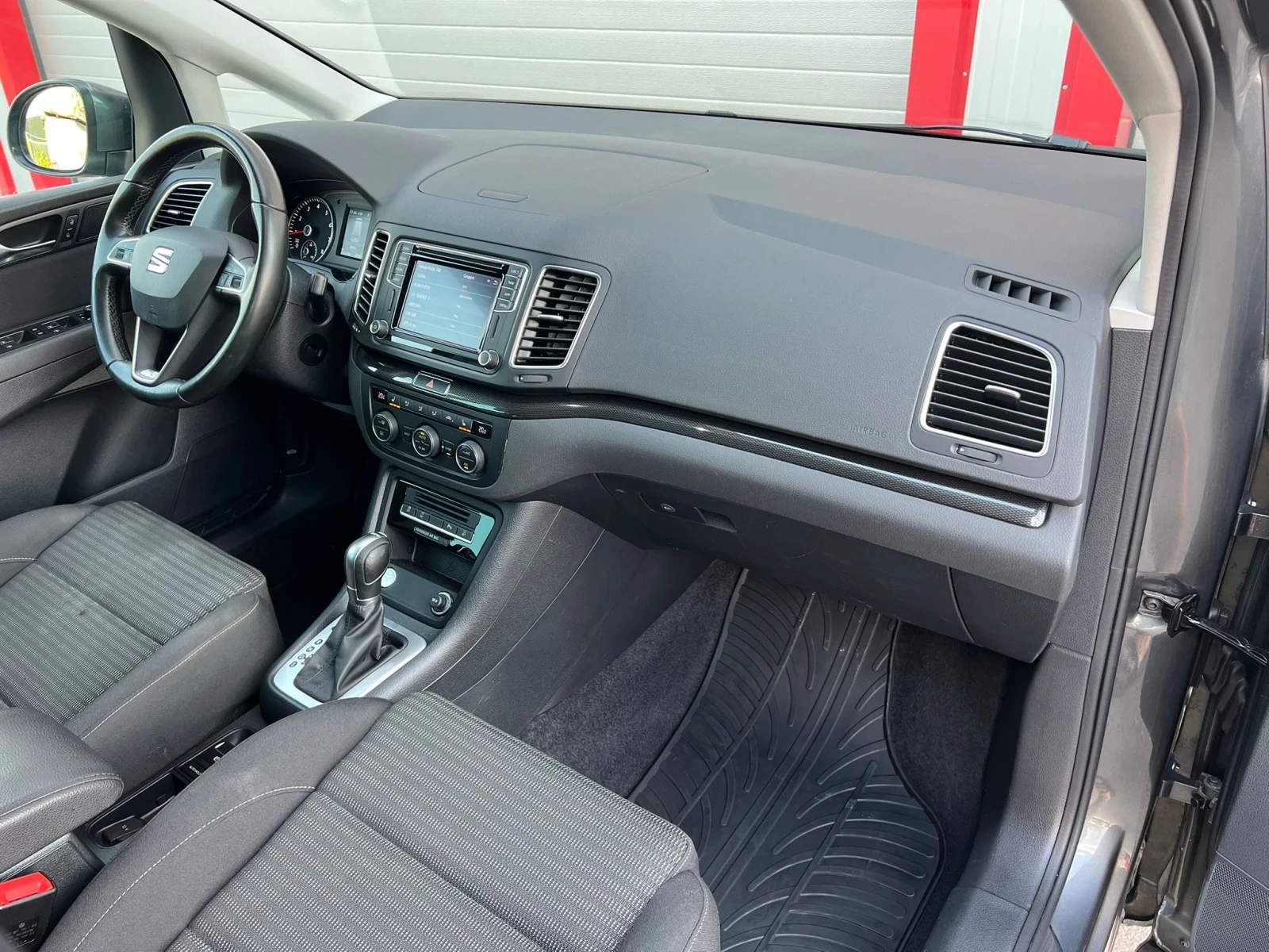 Seat Alhambra 1.4I AUTOMATIK DSG KEY LESS NAVI KAMERA 7-МЕСТНА, снимка 15 - Автомобили и джипове - 54564986