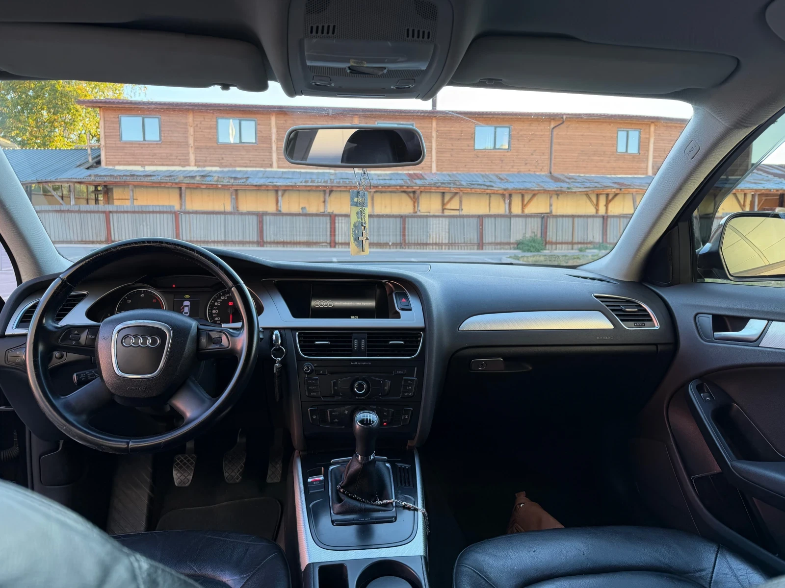Audi A4 2.0 TDI, снимка 5 - Автомобили и джипове - 56349128