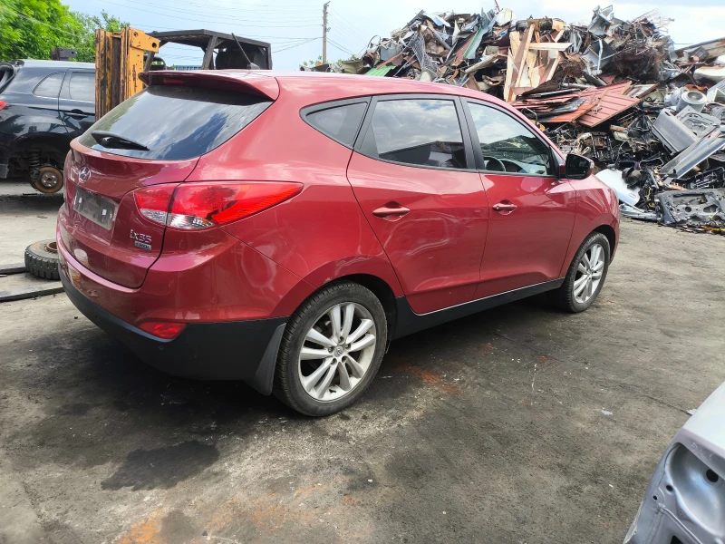 Hyundai IX35 2.0crdi, снимка 4 - Автомобили и джипове - 44244532