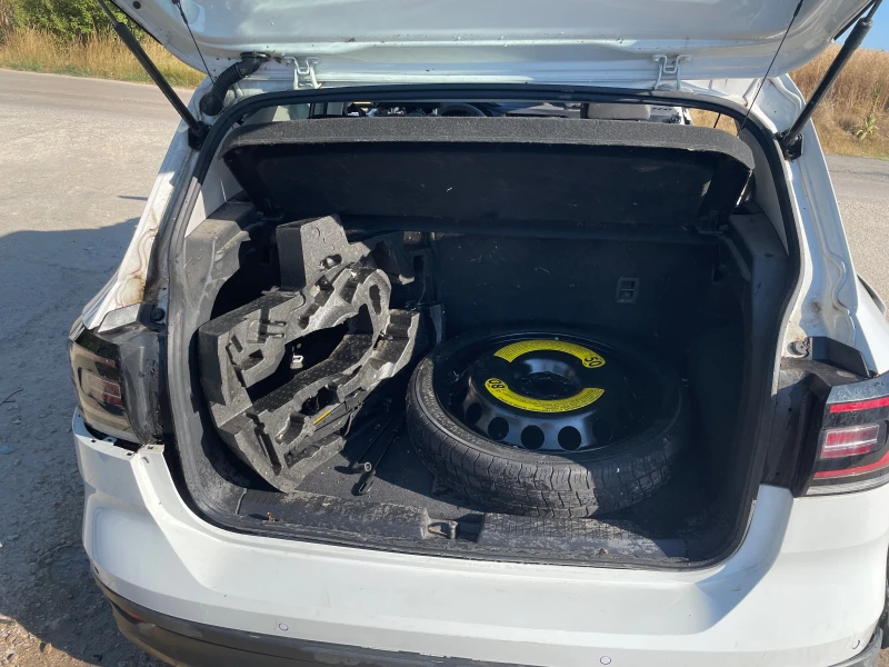 VW T-Cross 1.0 TSI, снимка 6 - Автомобили и джипове - 51571669