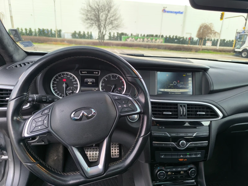 Infiniti Q30 S 2.0T AWD, снимка 6 - Автомобили и джипове - 53238002