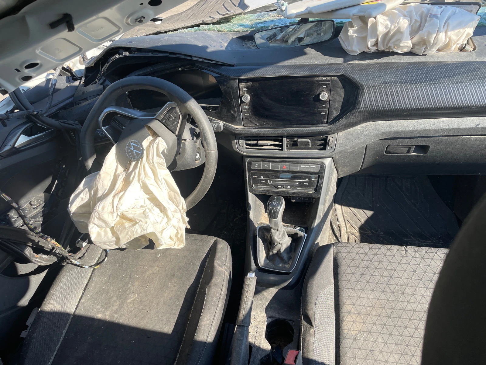 VW T-Cross 1.0 TSI - изображение 5