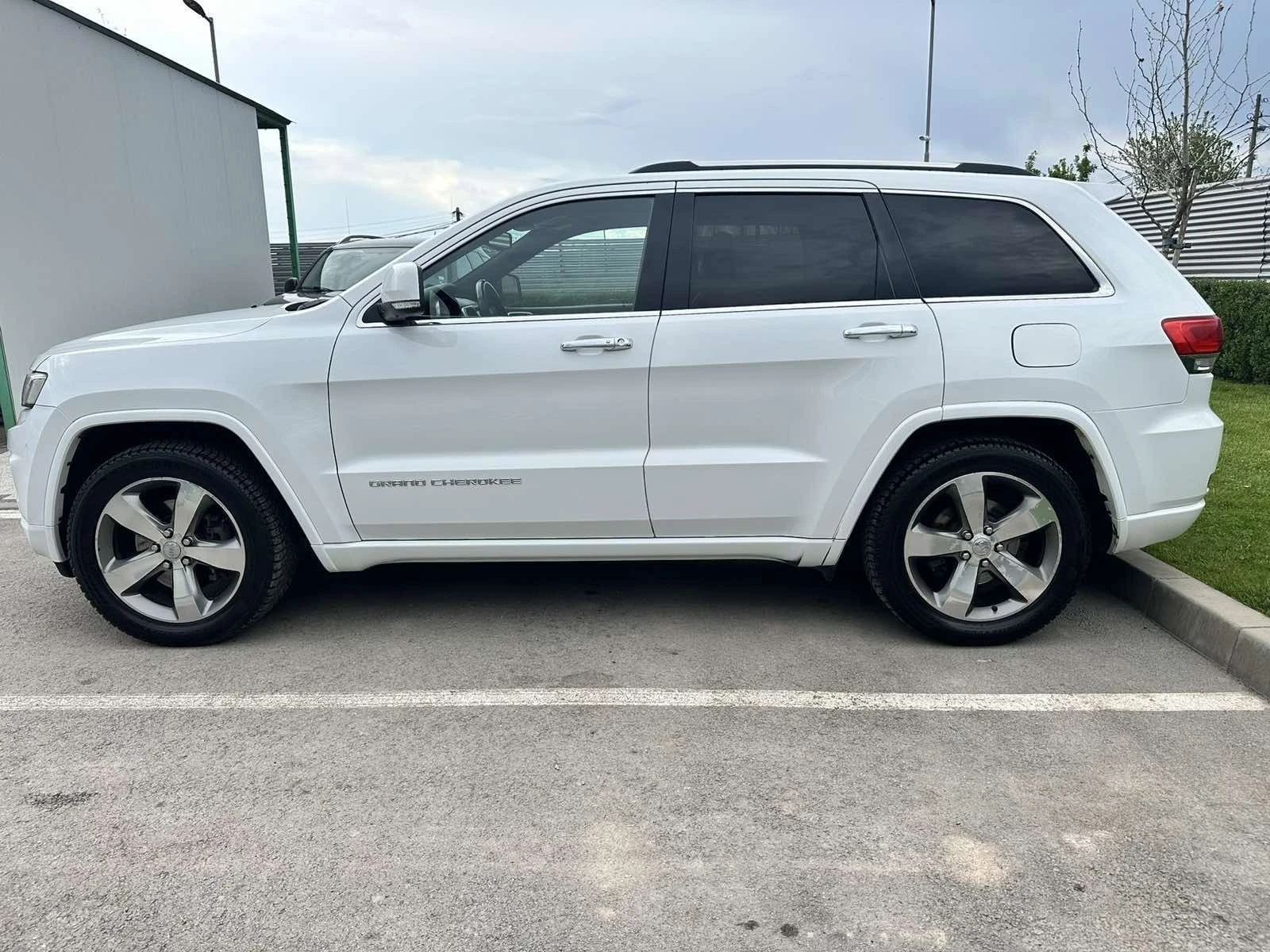 Jeep Grand cherokee Overland | Mobile.bg   13