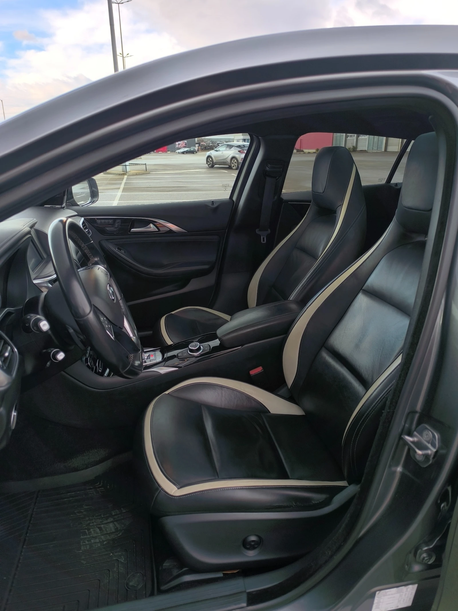 Infiniti Q30 S 2.0T AWD - изображение 5