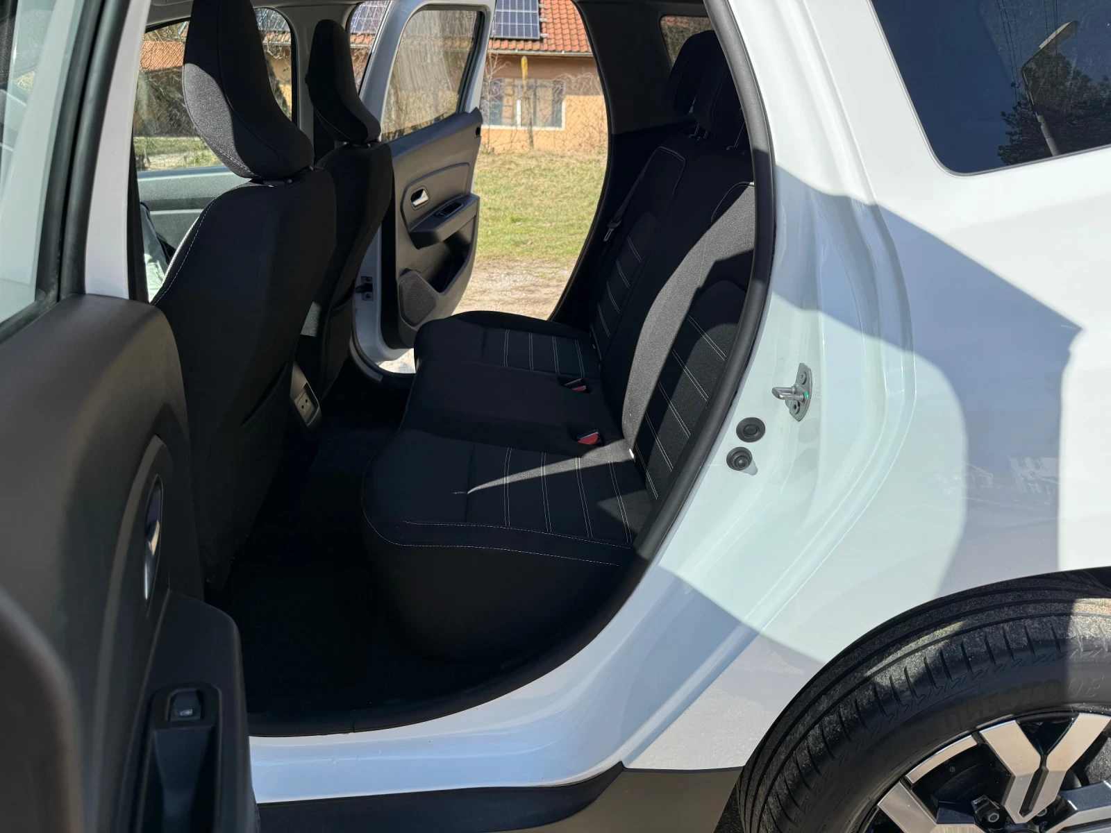 Dacia Duster АВТОМАТИК , снимка 13 - Автомобили и джипове - 53758731