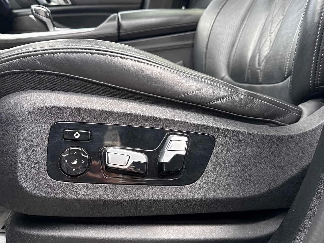 BMW X5 * M50i * CARFAX * ЦЕНА ДО БГ, снимка 13 - Автомобили и джипове - 53905649