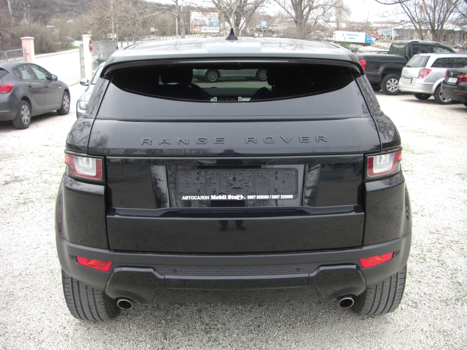Land Rover Range Rover Evoque 2.0d Black Edition FACELIFT, снимка 4 - Автомобили и джипове - 54330615