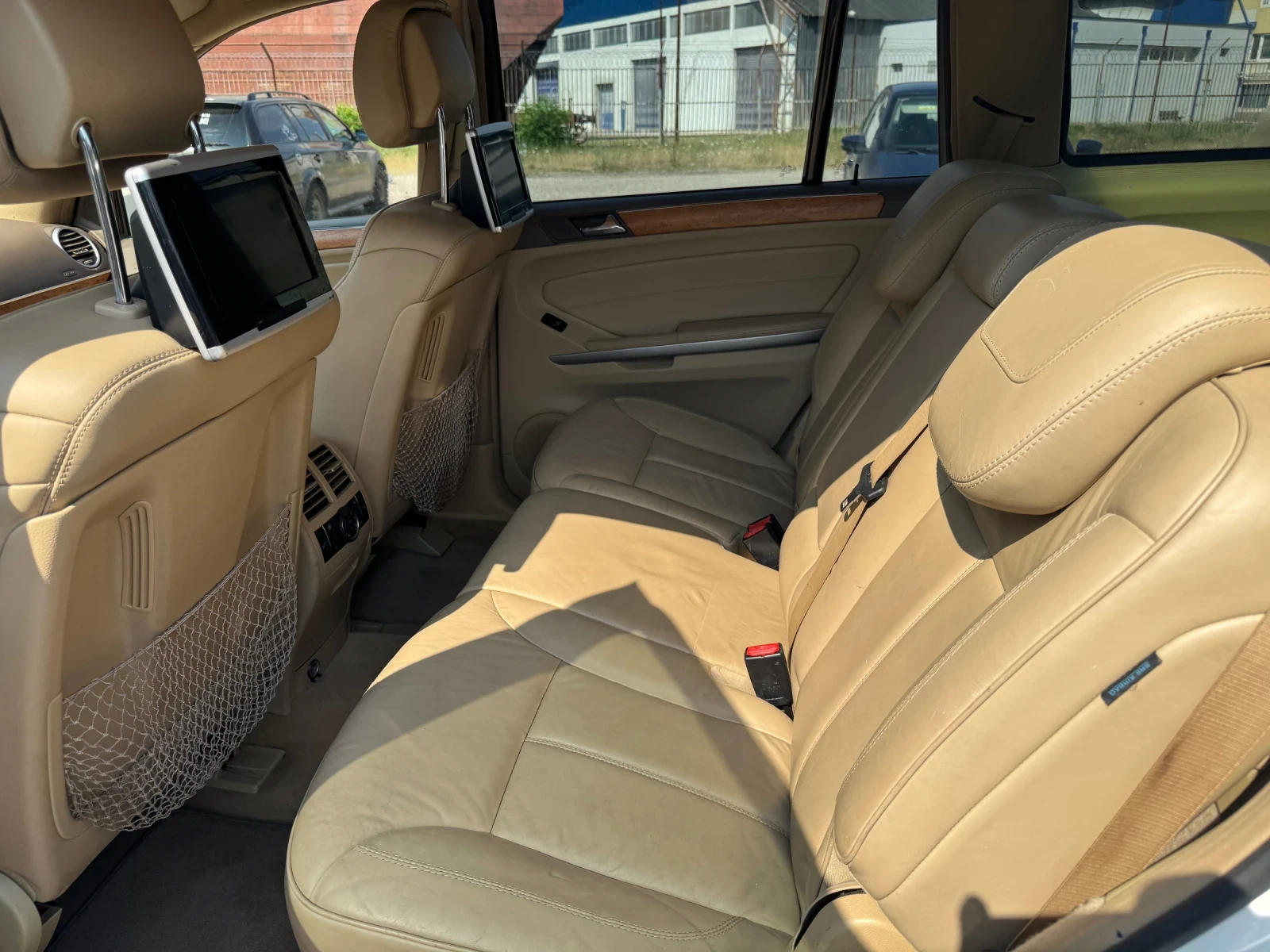 Mercedes-Benz GL 550 AMG GRAND EDITION , снимка 10 - Автомобили и джипове - 55112180