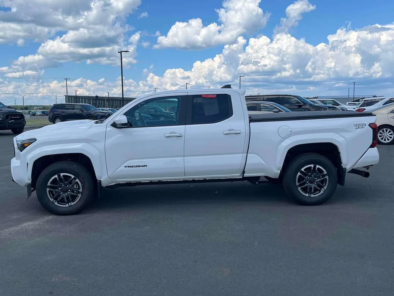 Toyota Tacoma * 4x4 Double Cab Auto * CARFAX * ЦЕНА ДО БГ, снимка 3 - Автомобили и джипове - 55143579