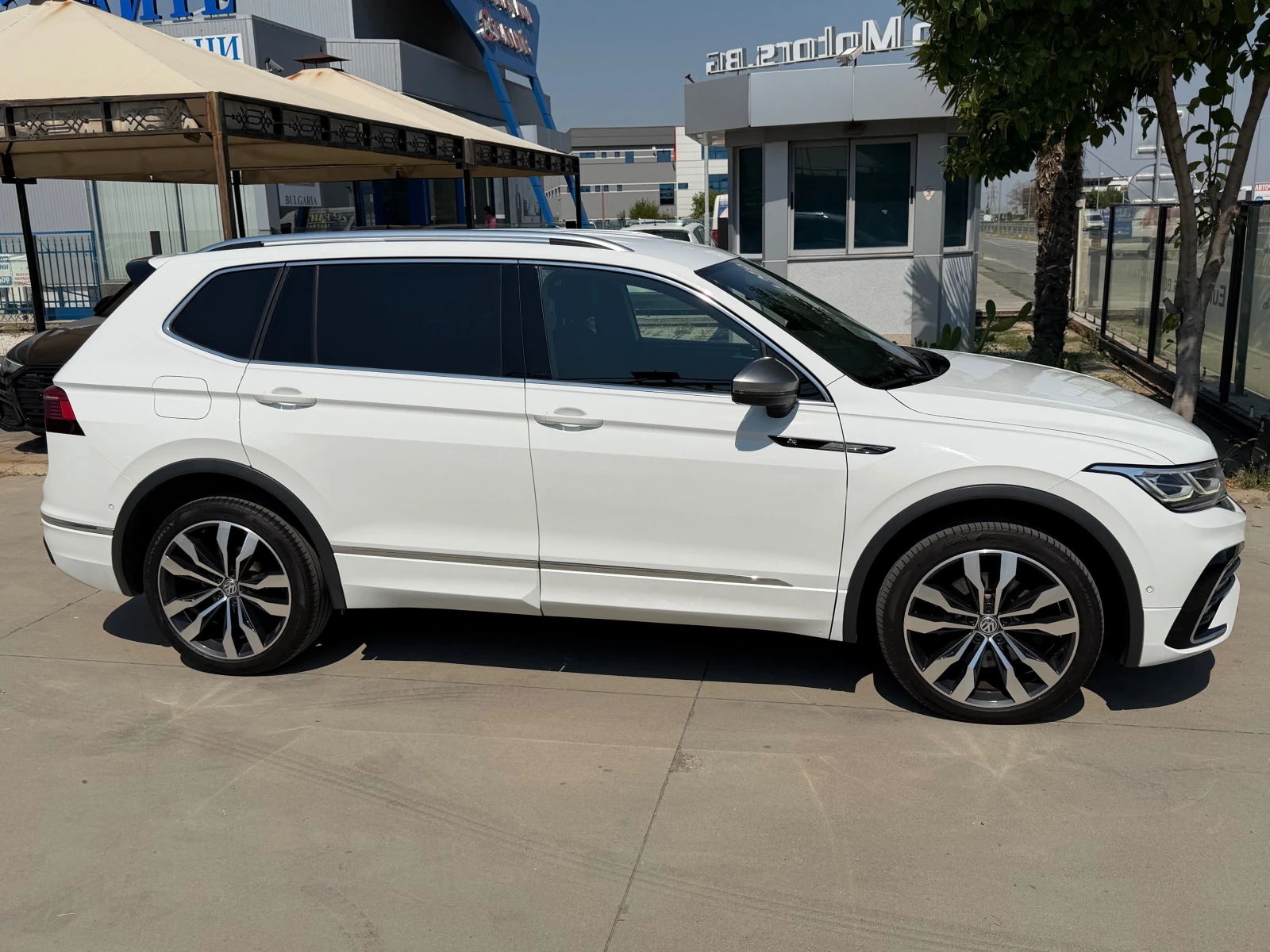 VW Tiguan Allspace 2.0TDI-200ps, 4-MOTION, R LINE-FULL SERVICE VW!!!, снимка 4 - Автомобили и джипове - 55707902