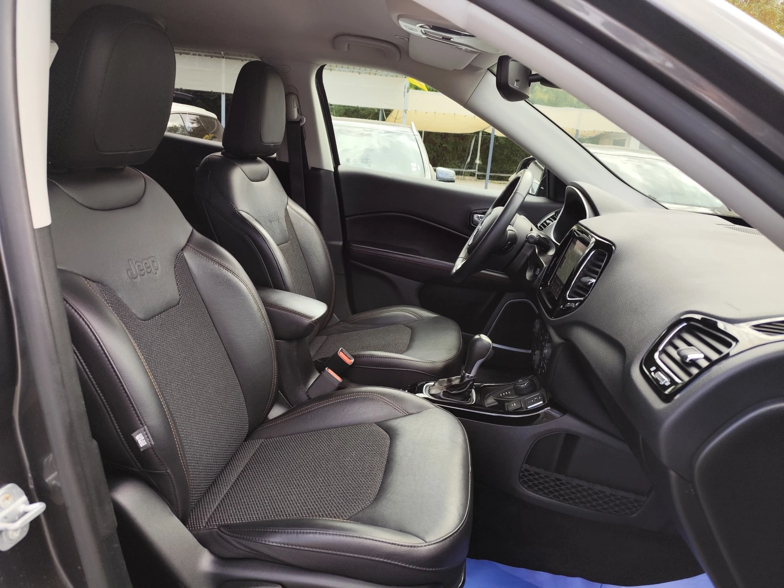 Jeep Compass 1.4i Turbo MULTIAIR 4X4 AUTO/97000KM/ПОДГРЕВ/KOЖА, снимка 13 - Автомобили и джипове - 56178846