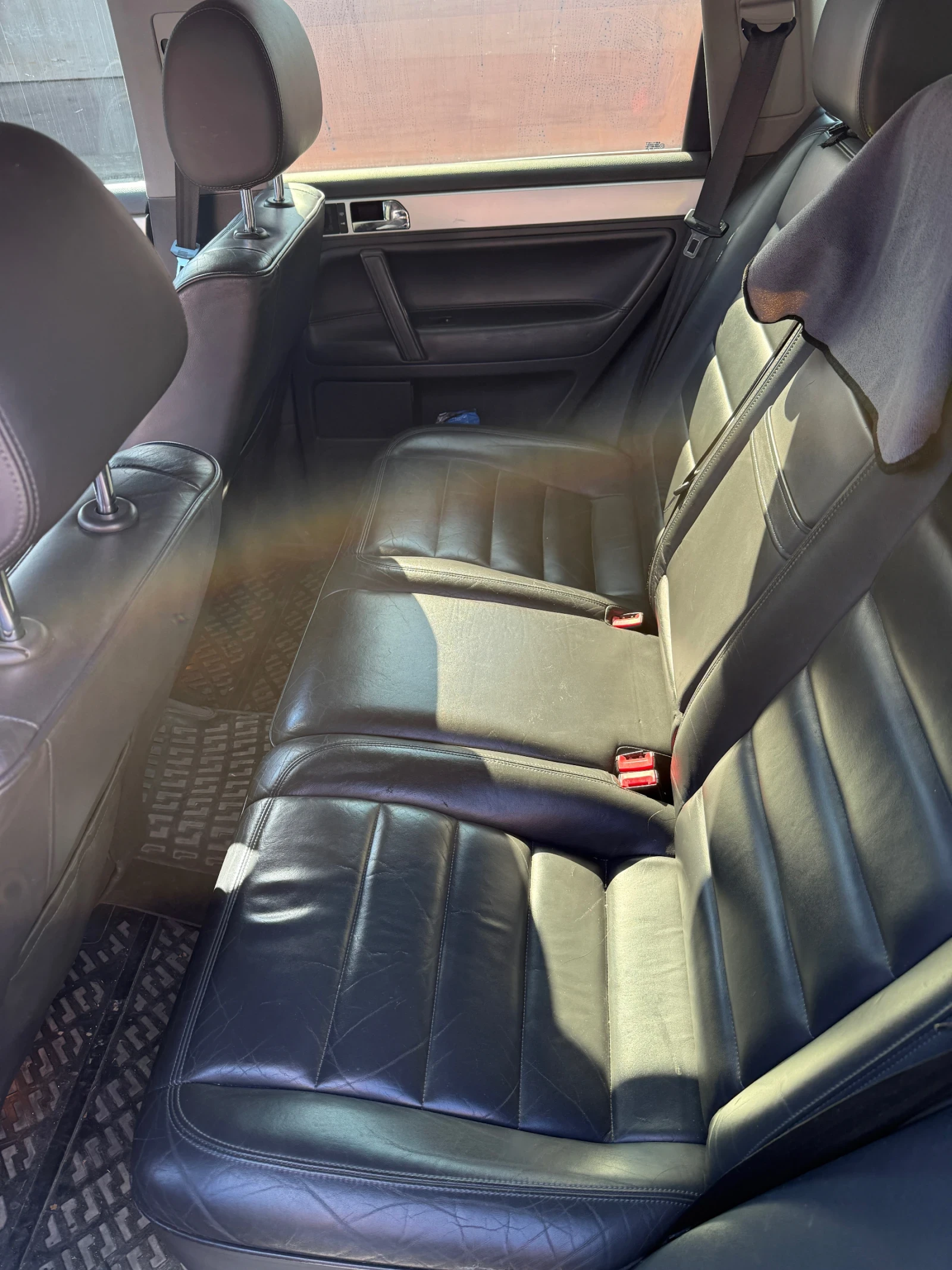 VW Touareg 7L, 4.2 бензин, снимка 10 - Автомобили и джипове - 56537914