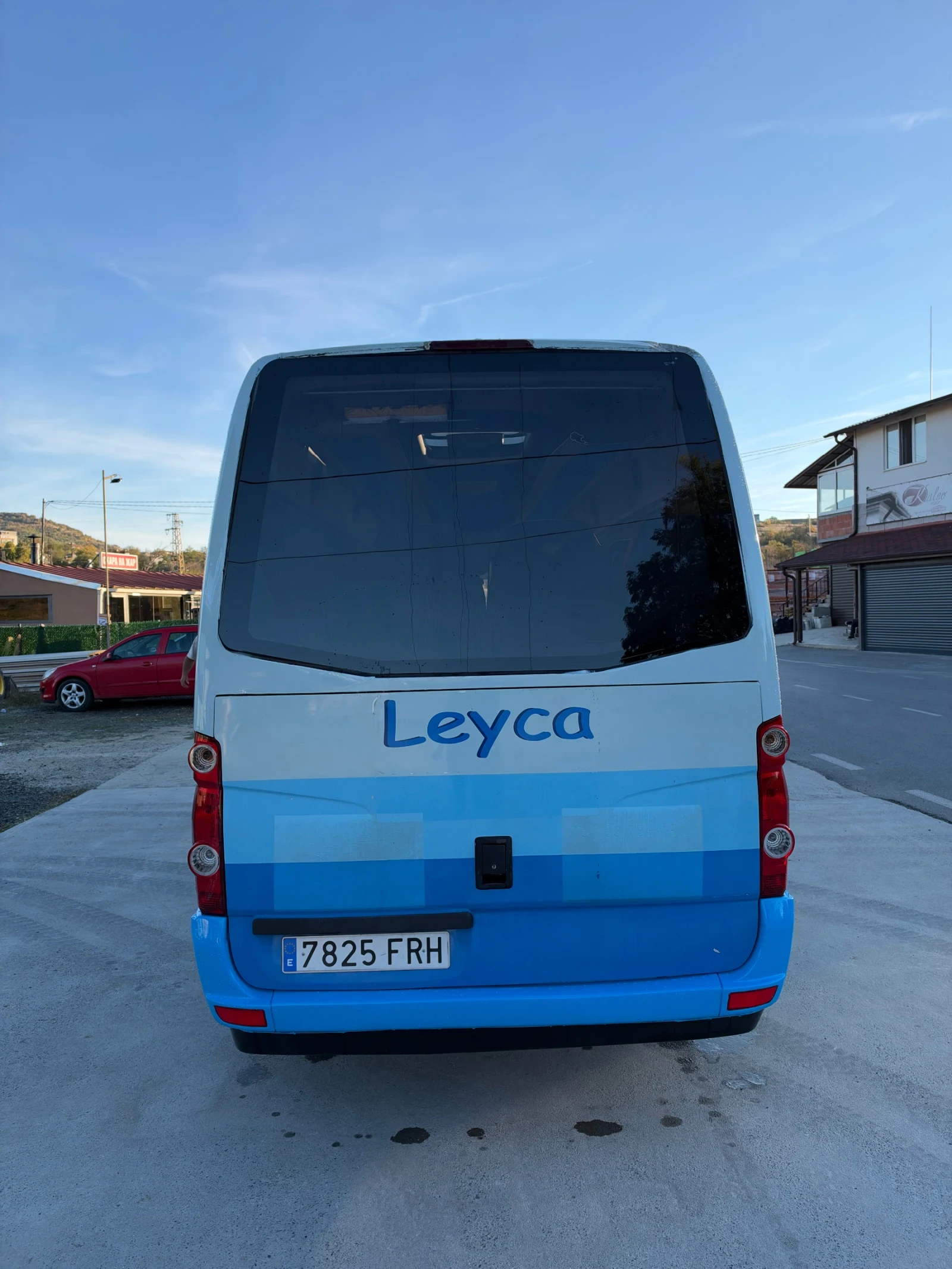 VW Crafter 23 mesta klima , снимка 4 - Бусове и автобуси - 56637440