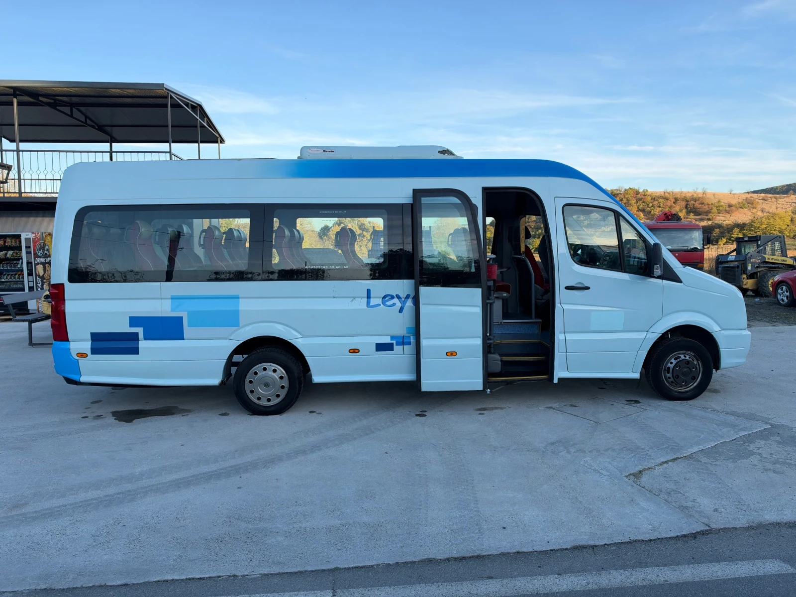 VW Crafter 23 mesta klima , снимка 2 - Бусове и автобуси - 56637440